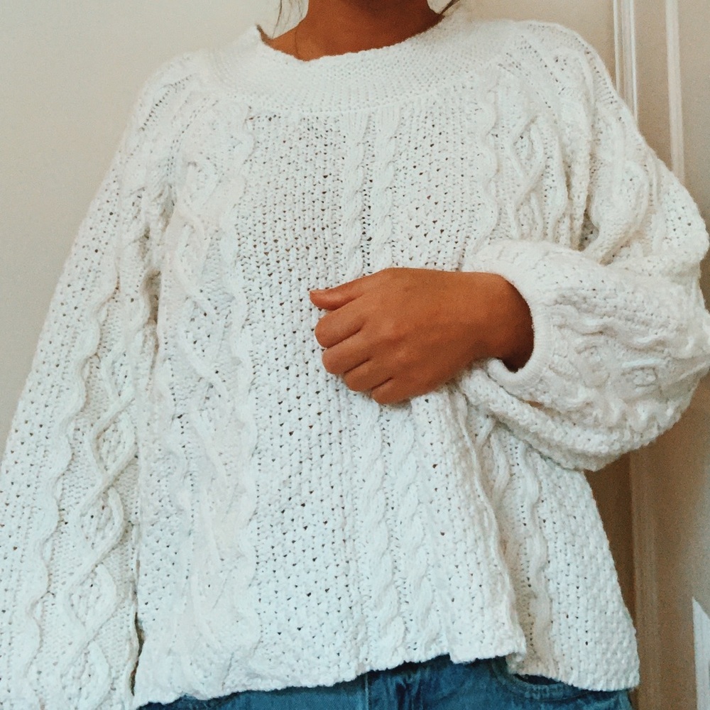 vintage-looking balloon sleeve sweater
